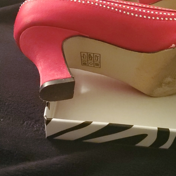 Sophicated style Elegant embellished beaded Shoes - Picture 5 of 6